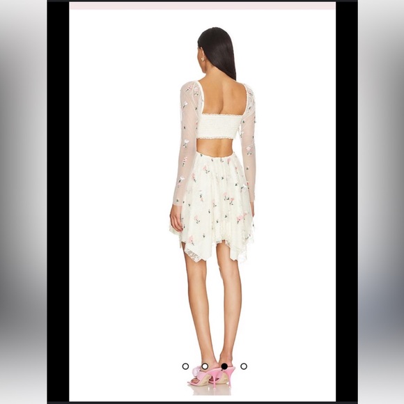 Revolve white dress - flower details - Picture 4 of 5